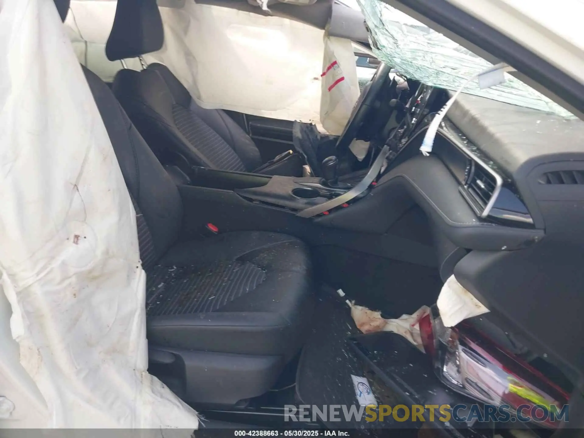 5 Photograph of a damaged car 4T1G11AK8NU621631 TOYOTA CAMRY 2022
