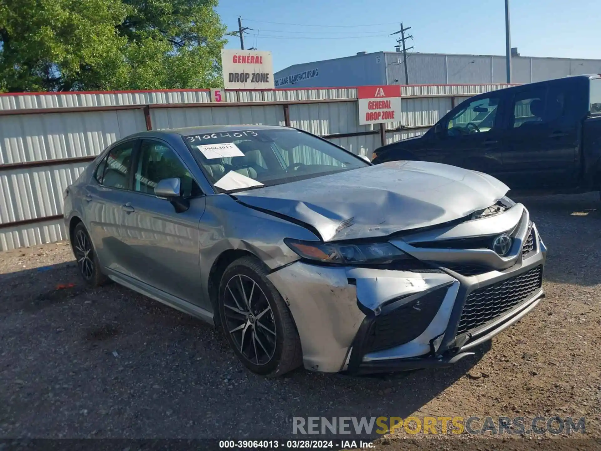 1 Photograph of a damaged car 4T1G11AK8NU632483 TOYOTA CAMRY 2022