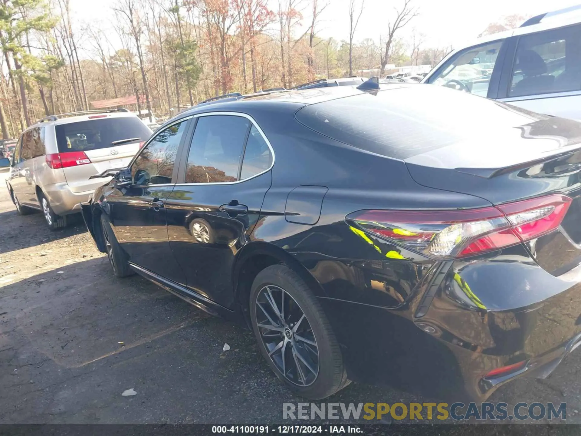 14 Photograph of a damaged car 4T1G11AK8NU637120 TOYOTA CAMRY 2022