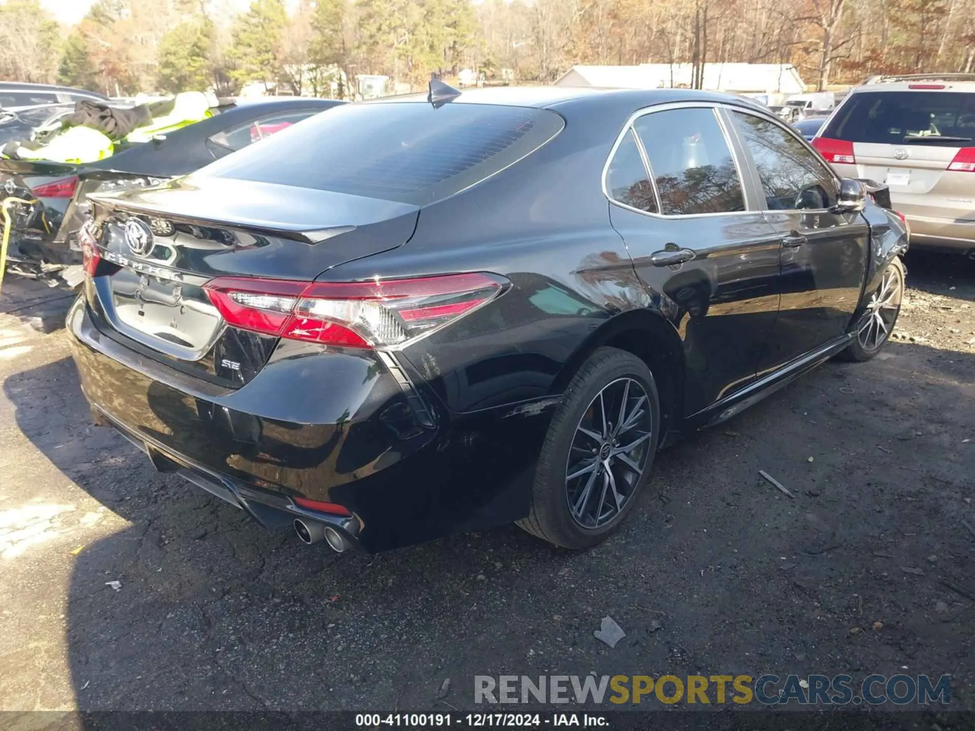 4 Photograph of a damaged car 4T1G11AK8NU637120 TOYOTA CAMRY 2022
