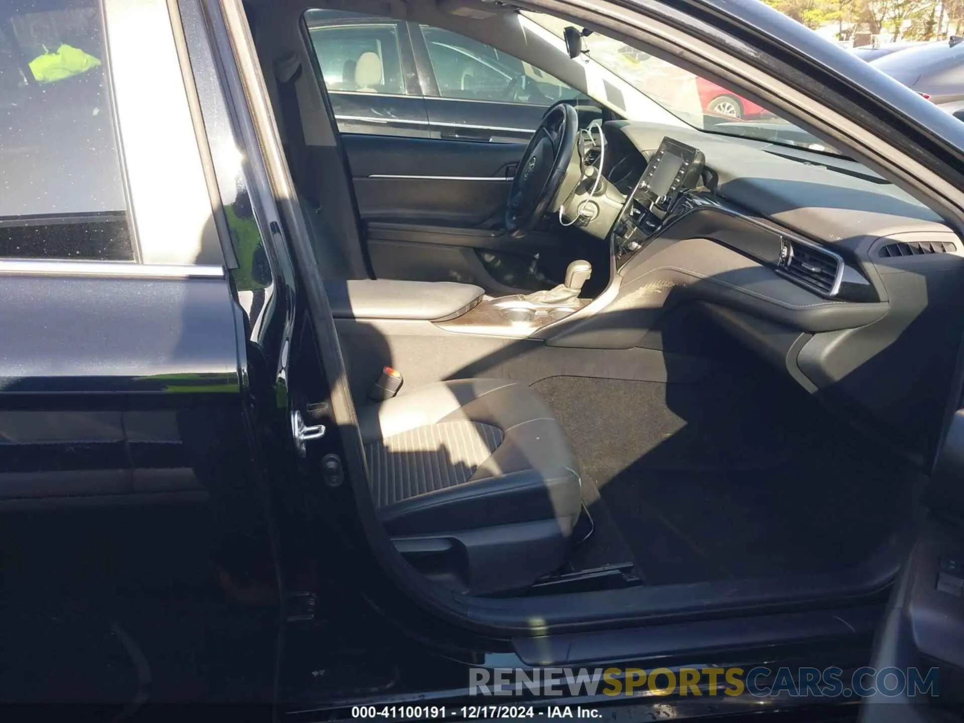 5 Photograph of a damaged car 4T1G11AK8NU637120 TOYOTA CAMRY 2022