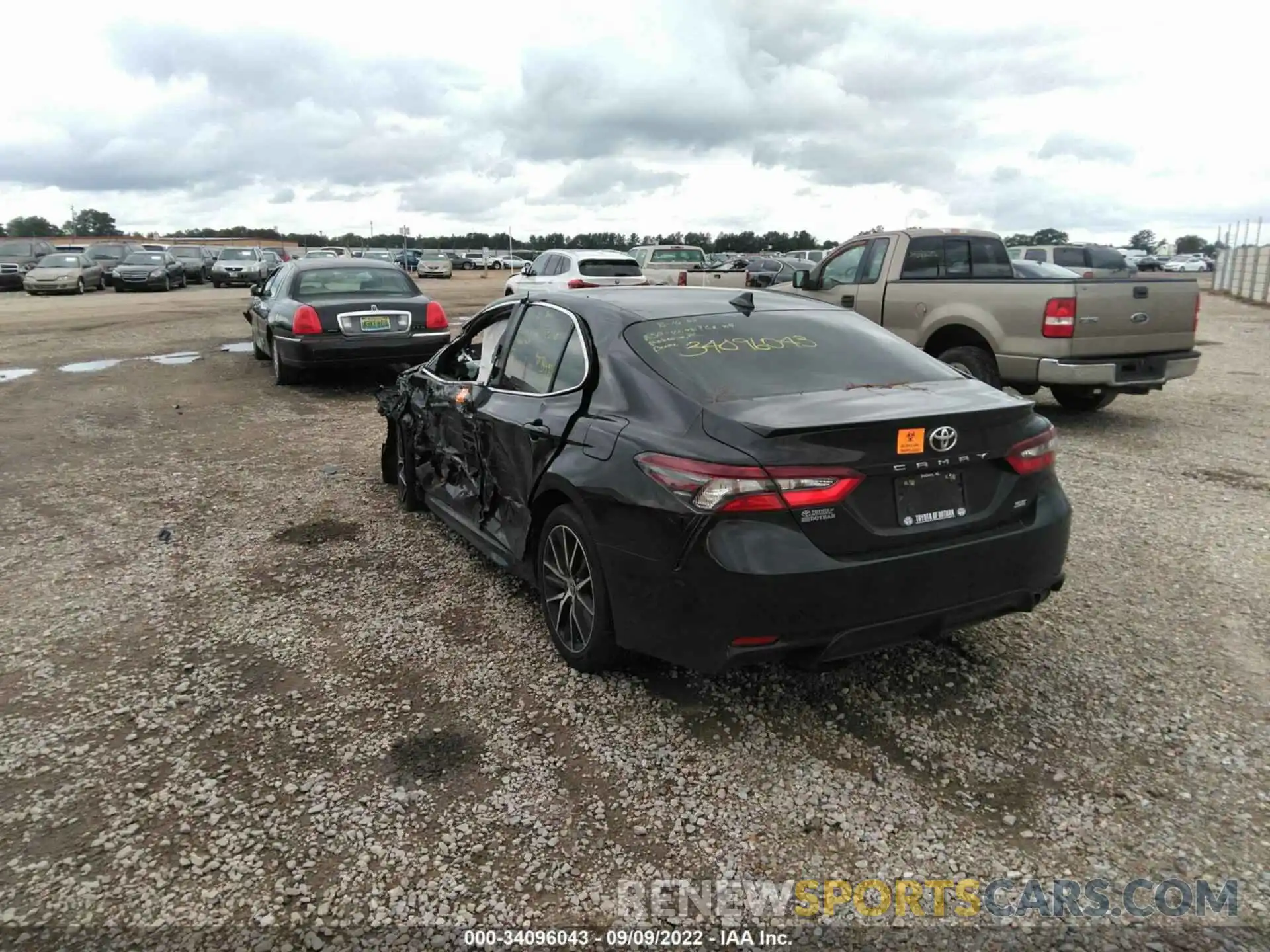 3 Photograph of a damaged car 4T1G11AK8NU646352 TOYOTA CAMRY 2022