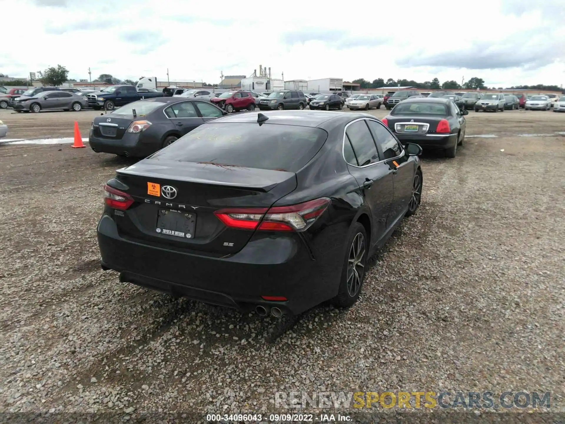 4 Photograph of a damaged car 4T1G11AK8NU646352 TOYOTA CAMRY 2022