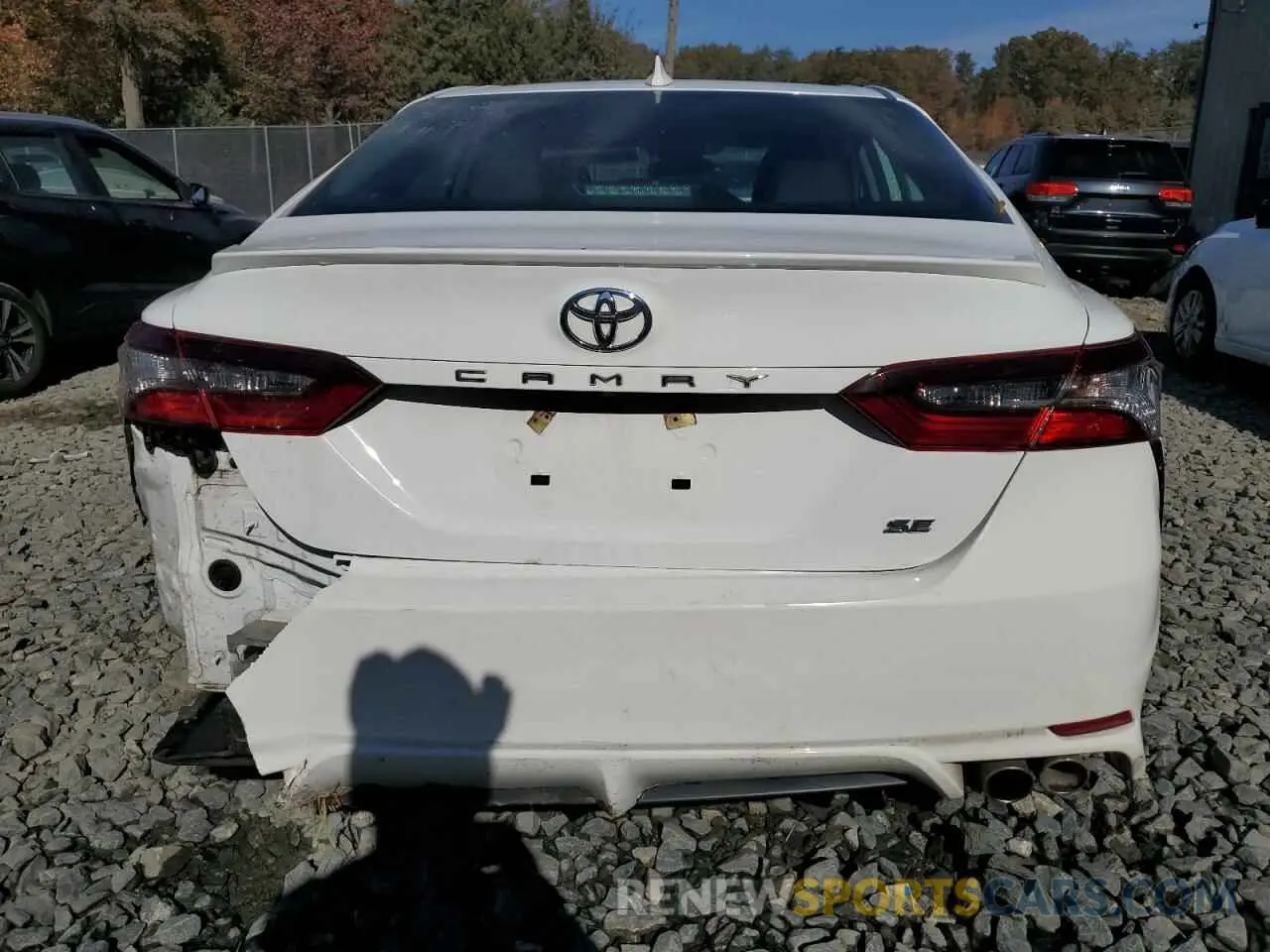 6 Photograph of a damaged car 4T1G11AK8NU666939 TOYOTA CAMRY 2022