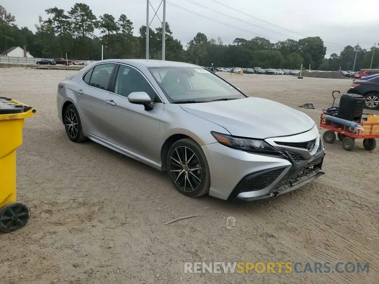 4 Photograph of a damaged car 4T1G11AK8NU670067 TOYOTA CAMRY 2022