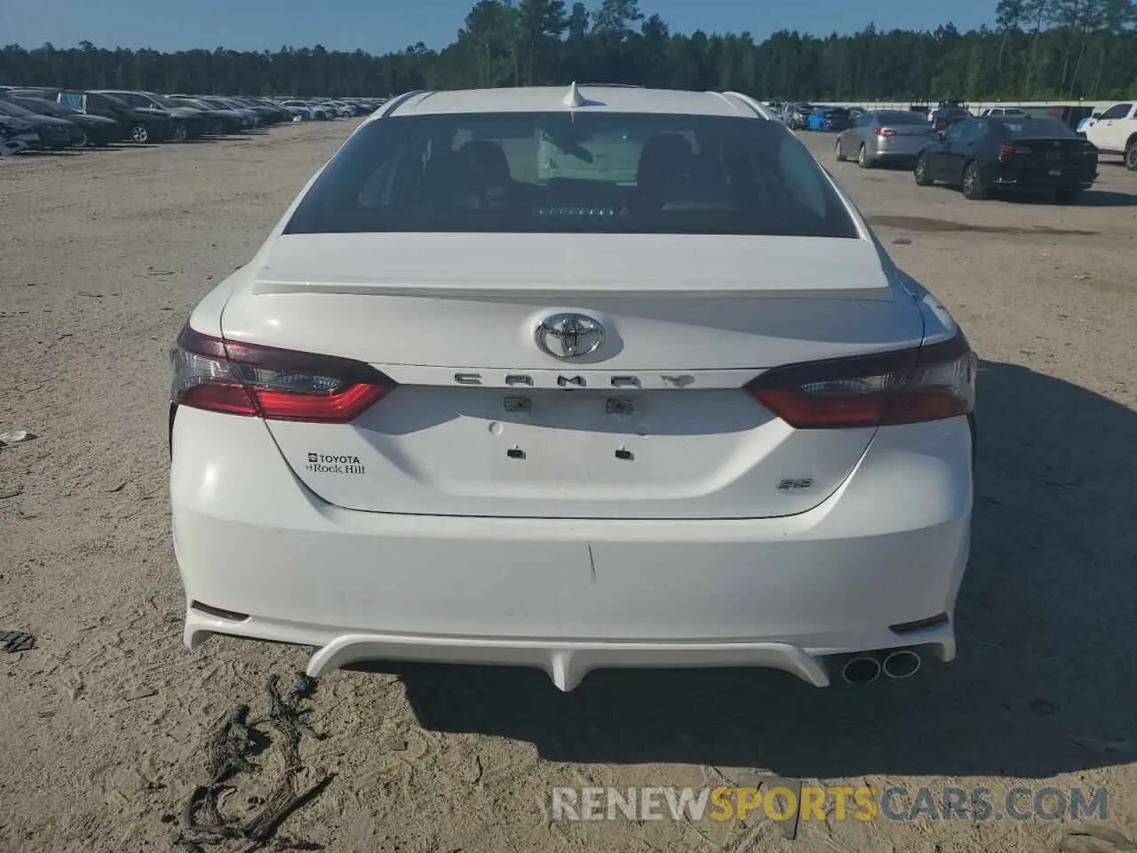 6 Photograph of a damaged car 4T1G11AK8NU679402 TOYOTA CAMRY 2022