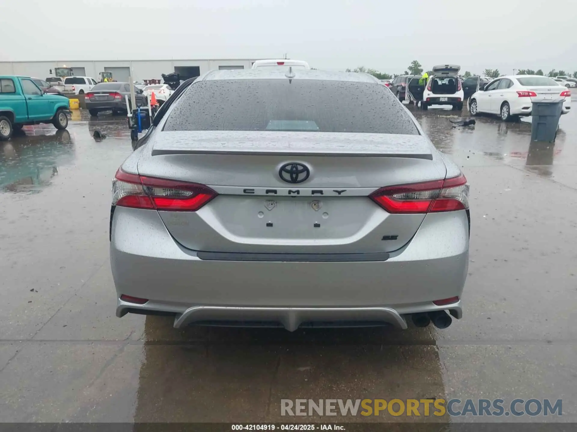 16 Photograph of a damaged car 4T1G11AK8NU702340 TOYOTA CAMRY 2022