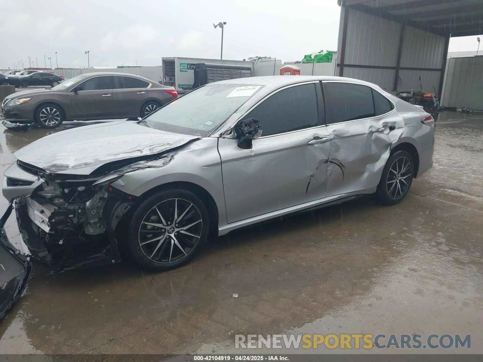 17 Photograph of a damaged car 4T1G11AK8NU702340 TOYOTA CAMRY 2022