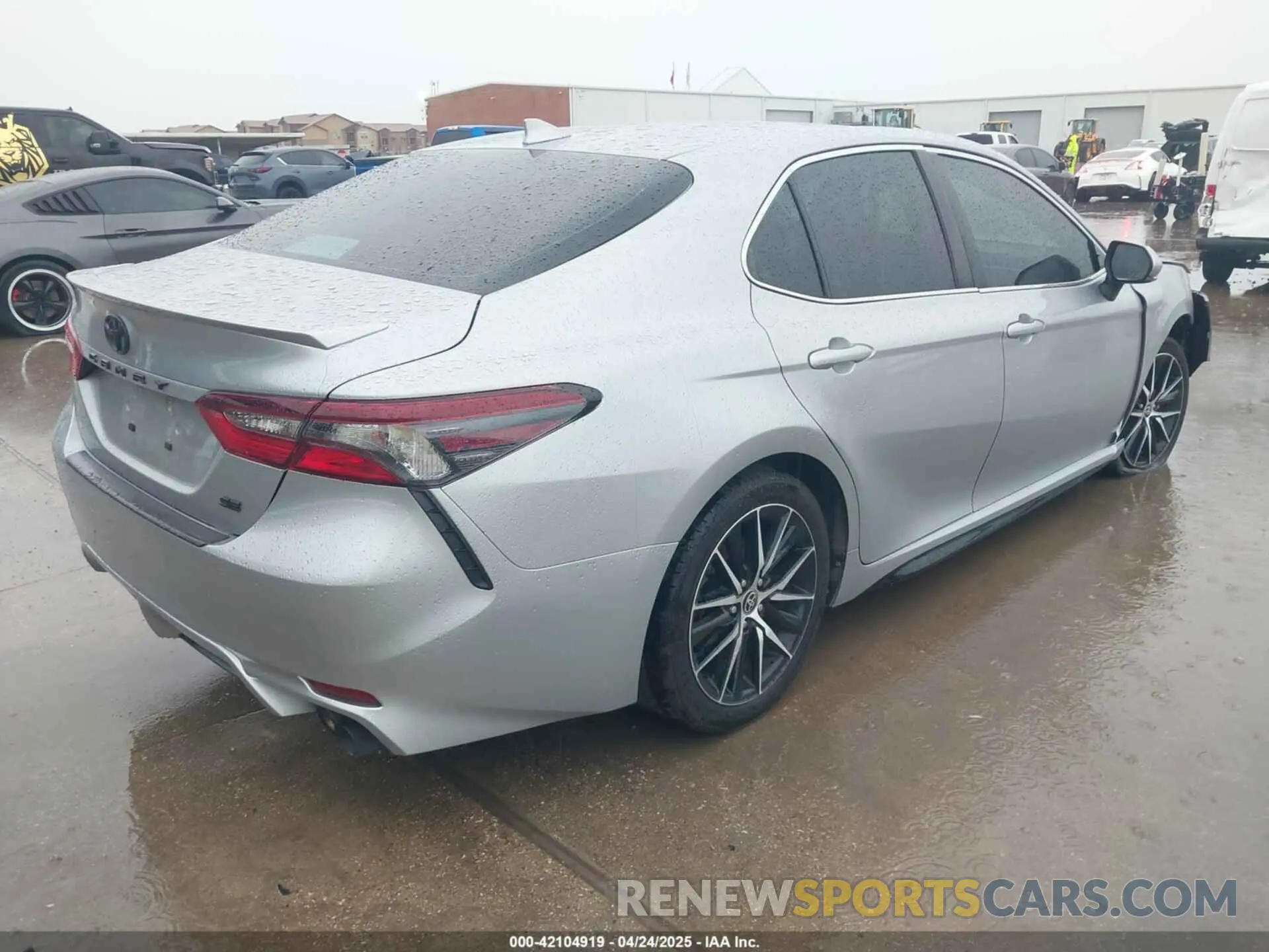 4 Photograph of a damaged car 4T1G11AK8NU702340 TOYOTA CAMRY 2022