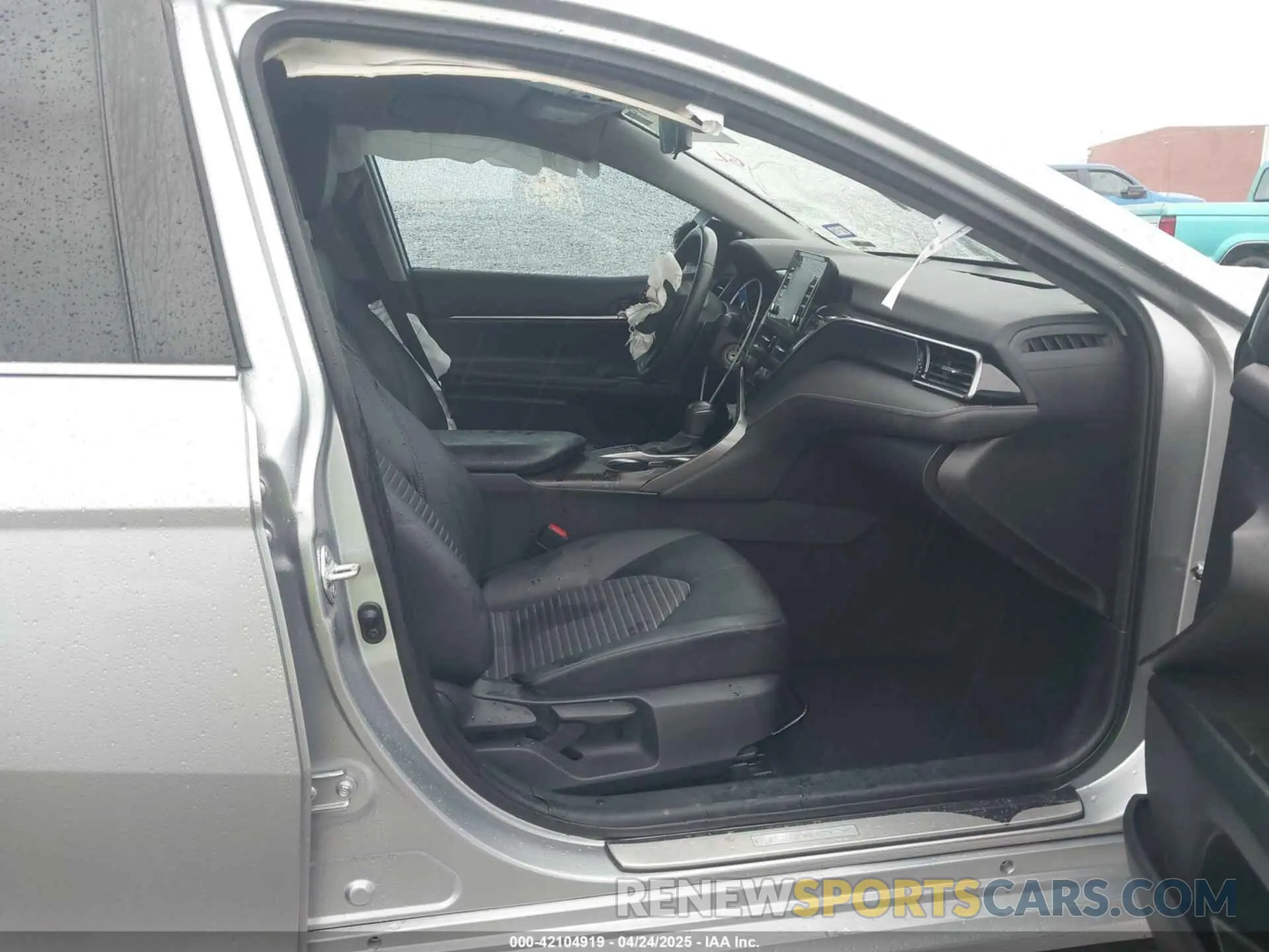 5 Photograph of a damaged car 4T1G11AK8NU702340 TOYOTA CAMRY 2022
