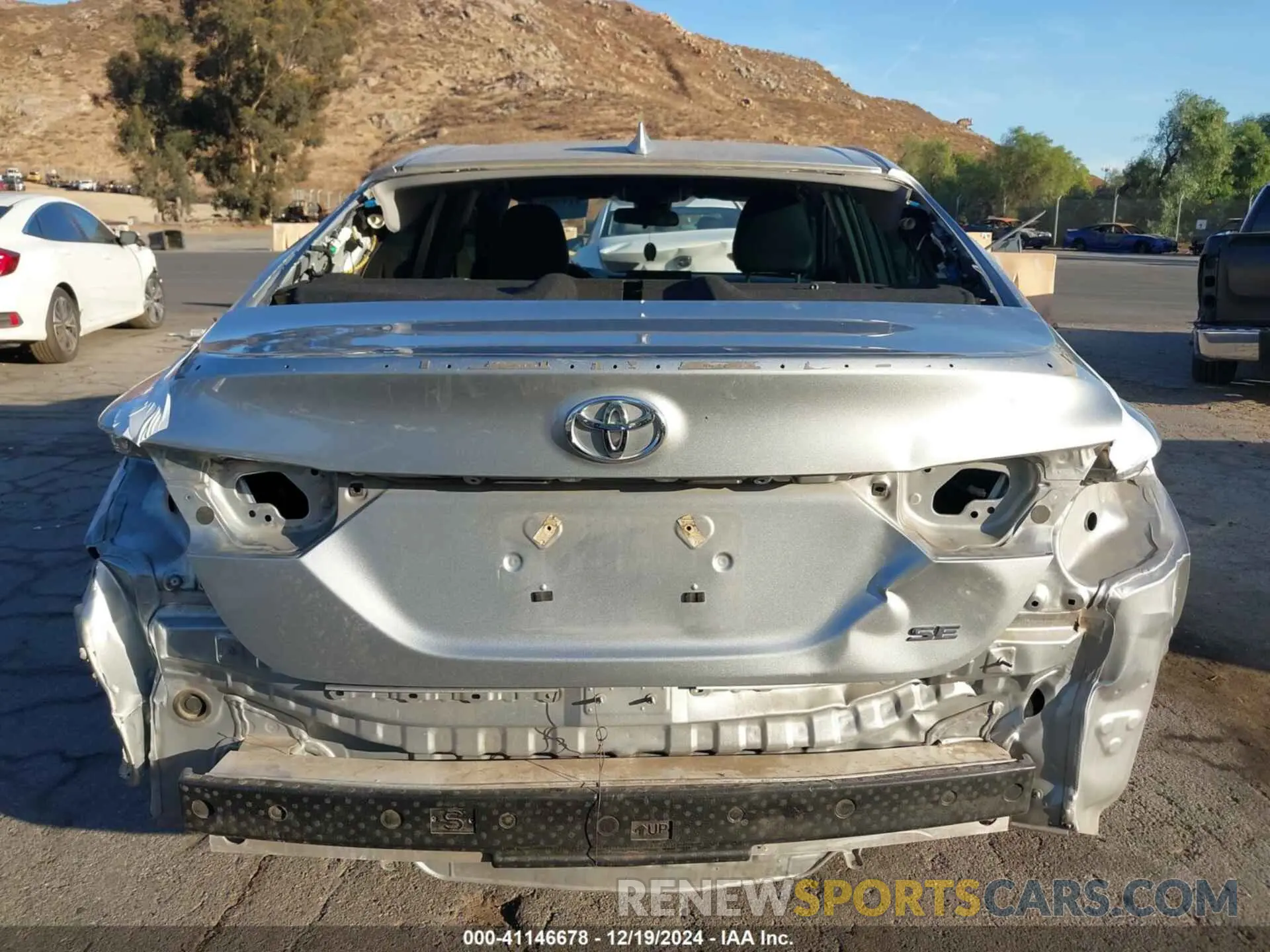 17 Photograph of a damaged car 4T1G11AK9NU017666 TOYOTA CAMRY 2022