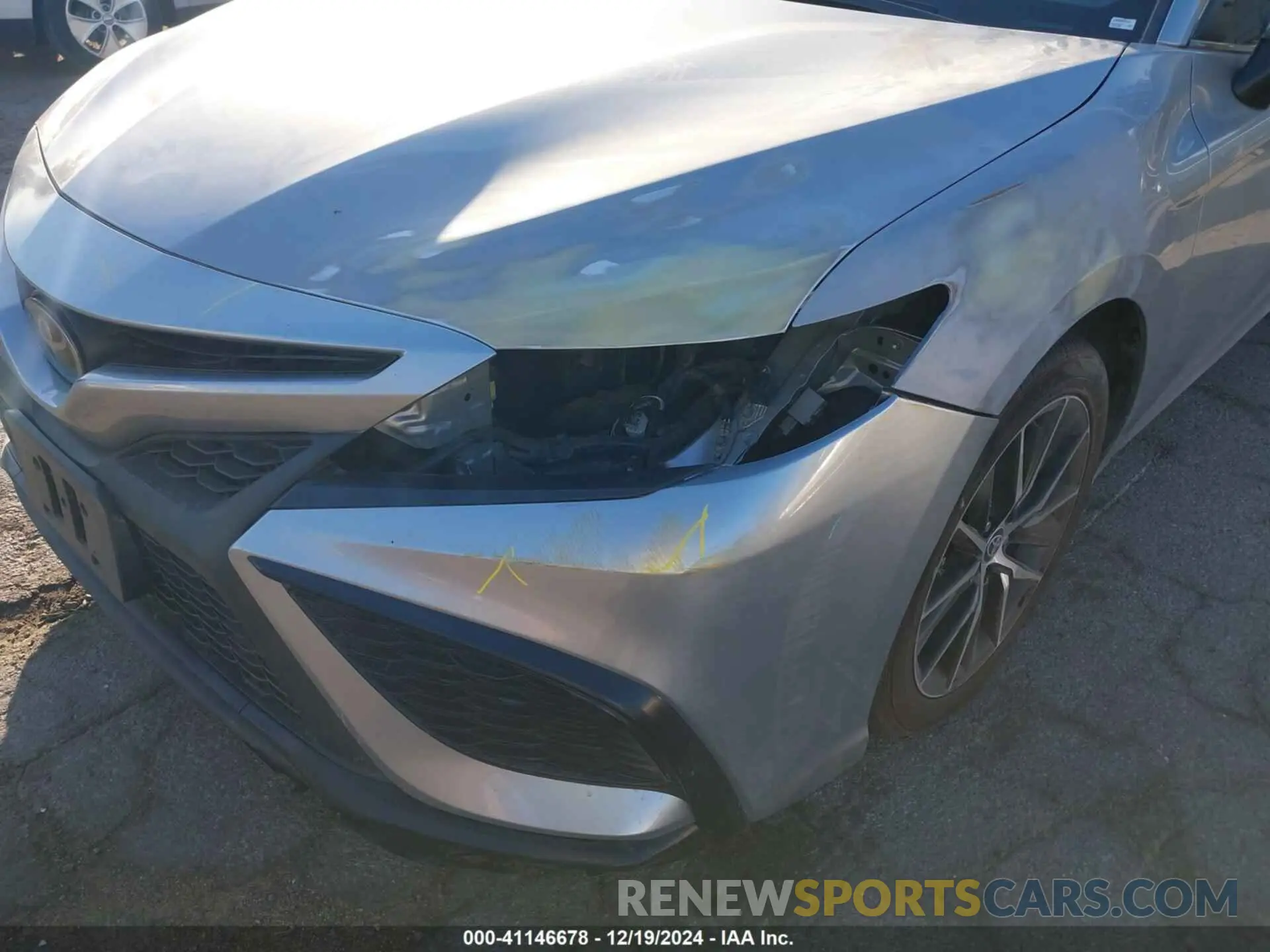 19 Photograph of a damaged car 4T1G11AK9NU017666 TOYOTA CAMRY 2022