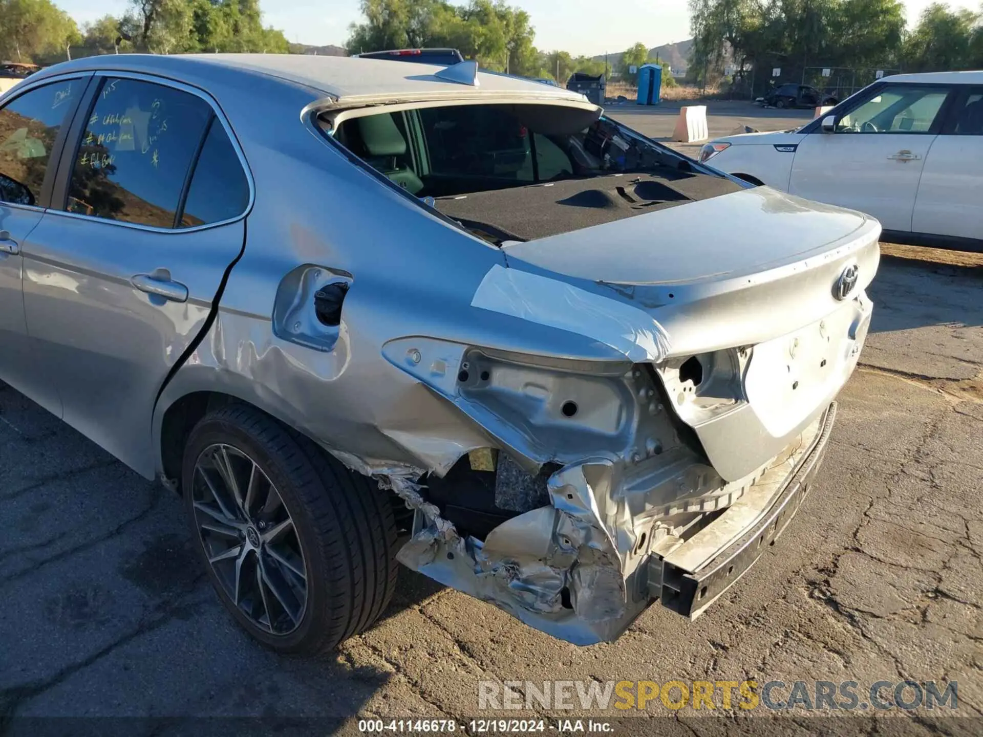 6 Photograph of a damaged car 4T1G11AK9NU017666 TOYOTA CAMRY 2022