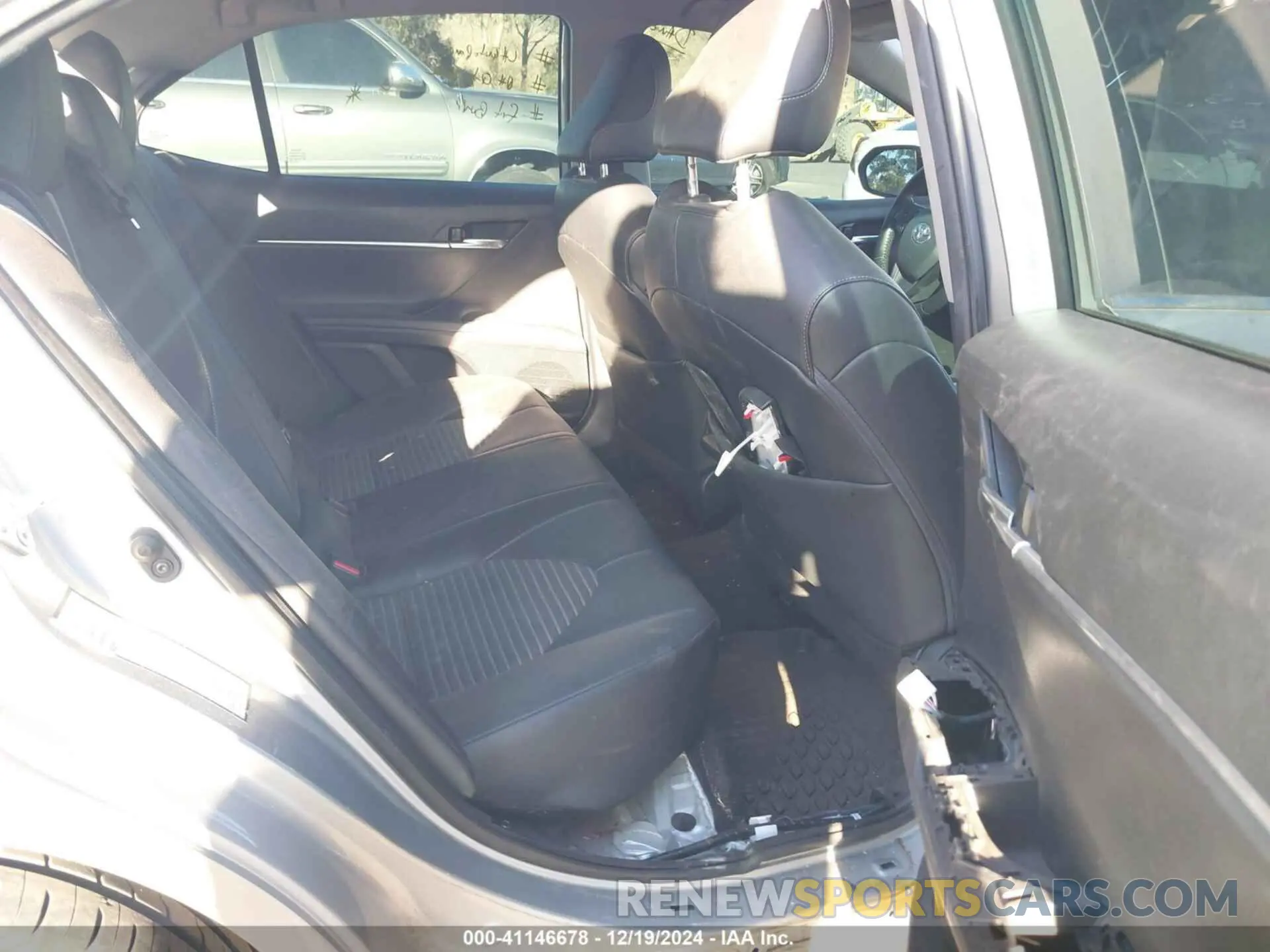 8 Photograph of a damaged car 4T1G11AK9NU017666 TOYOTA CAMRY 2022