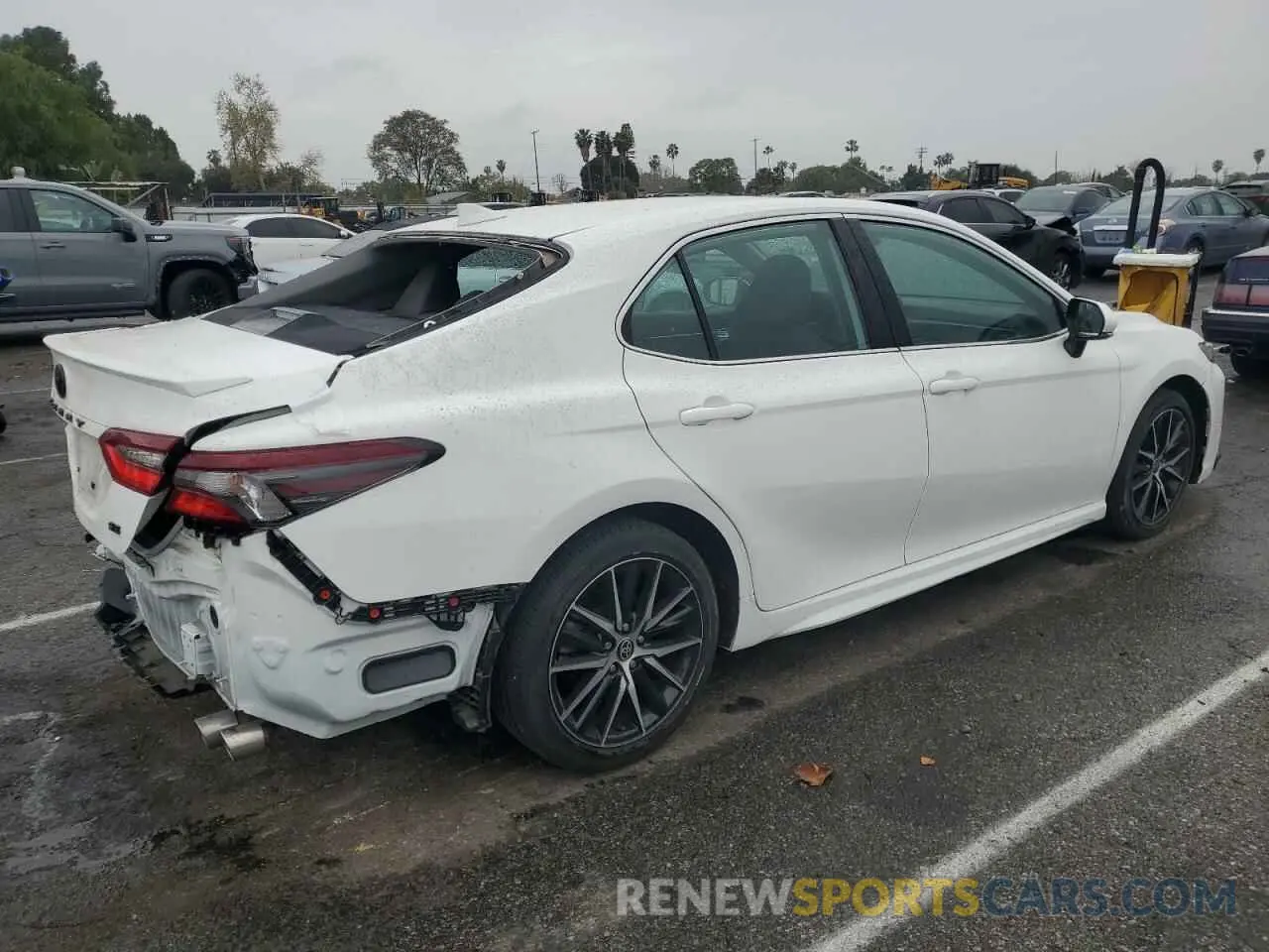 3 Photograph of a damaged car 4T1G11AK9NU074093 TOYOTA CAMRY 2022
