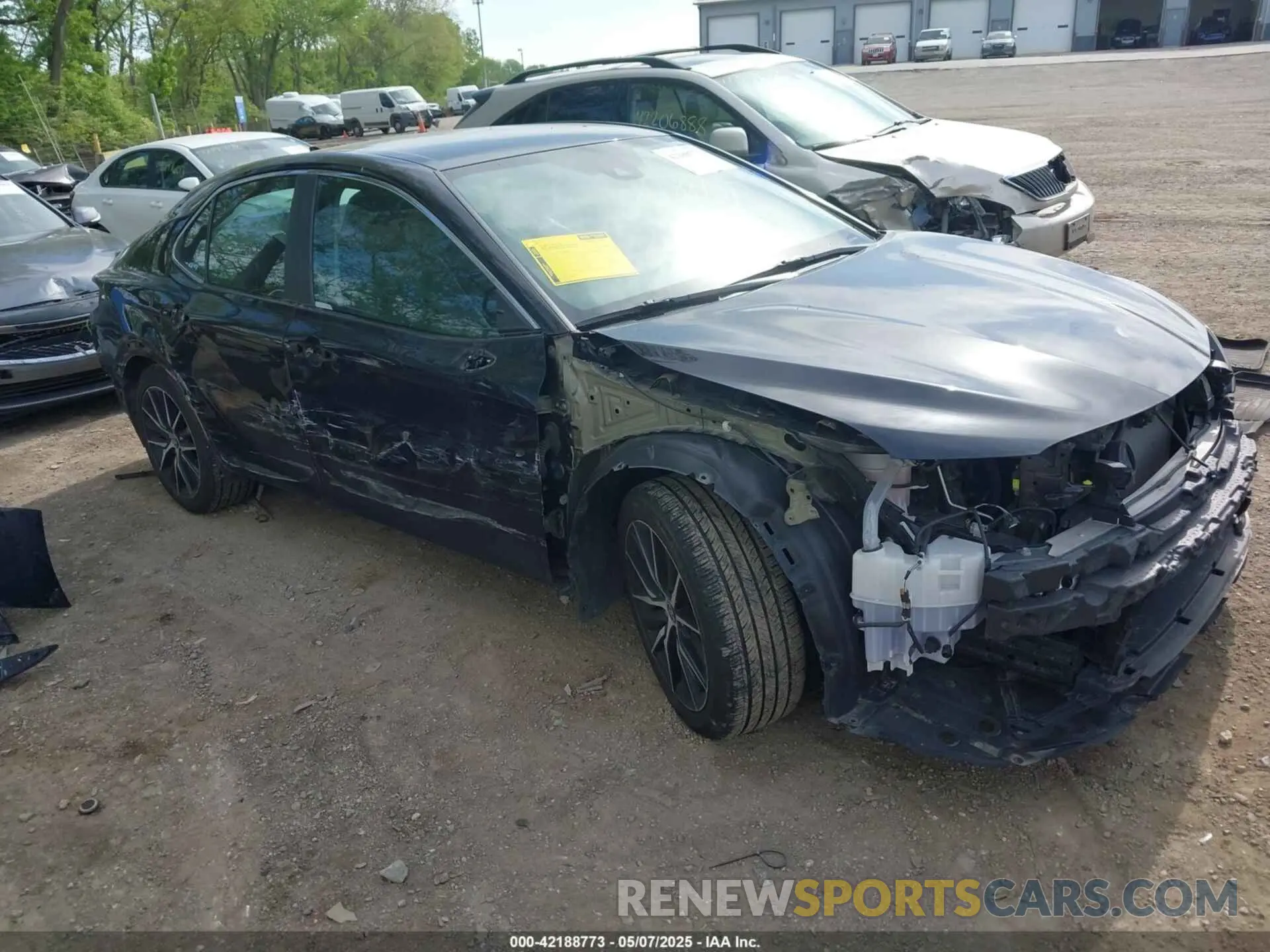 1 Photograph of a damaged car 4T1G11AK9NU622206 TOYOTA CAMRY 2022