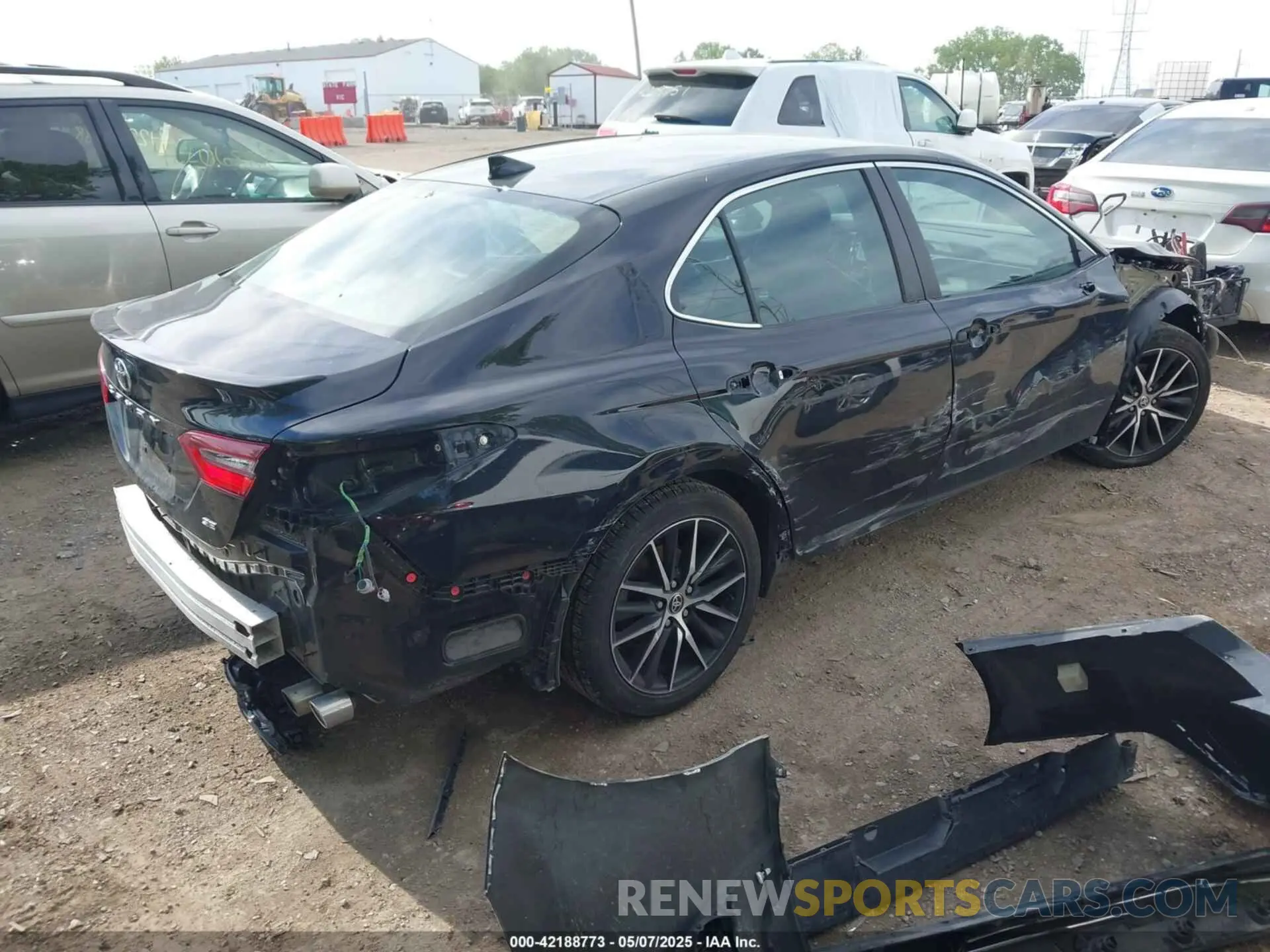 4 Photograph of a damaged car 4T1G11AK9NU622206 TOYOTA CAMRY 2022