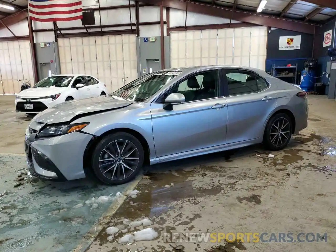 1 Photograph of a damaged car 4T1G11AK9NU622688 TOYOTA CAMRY 2022