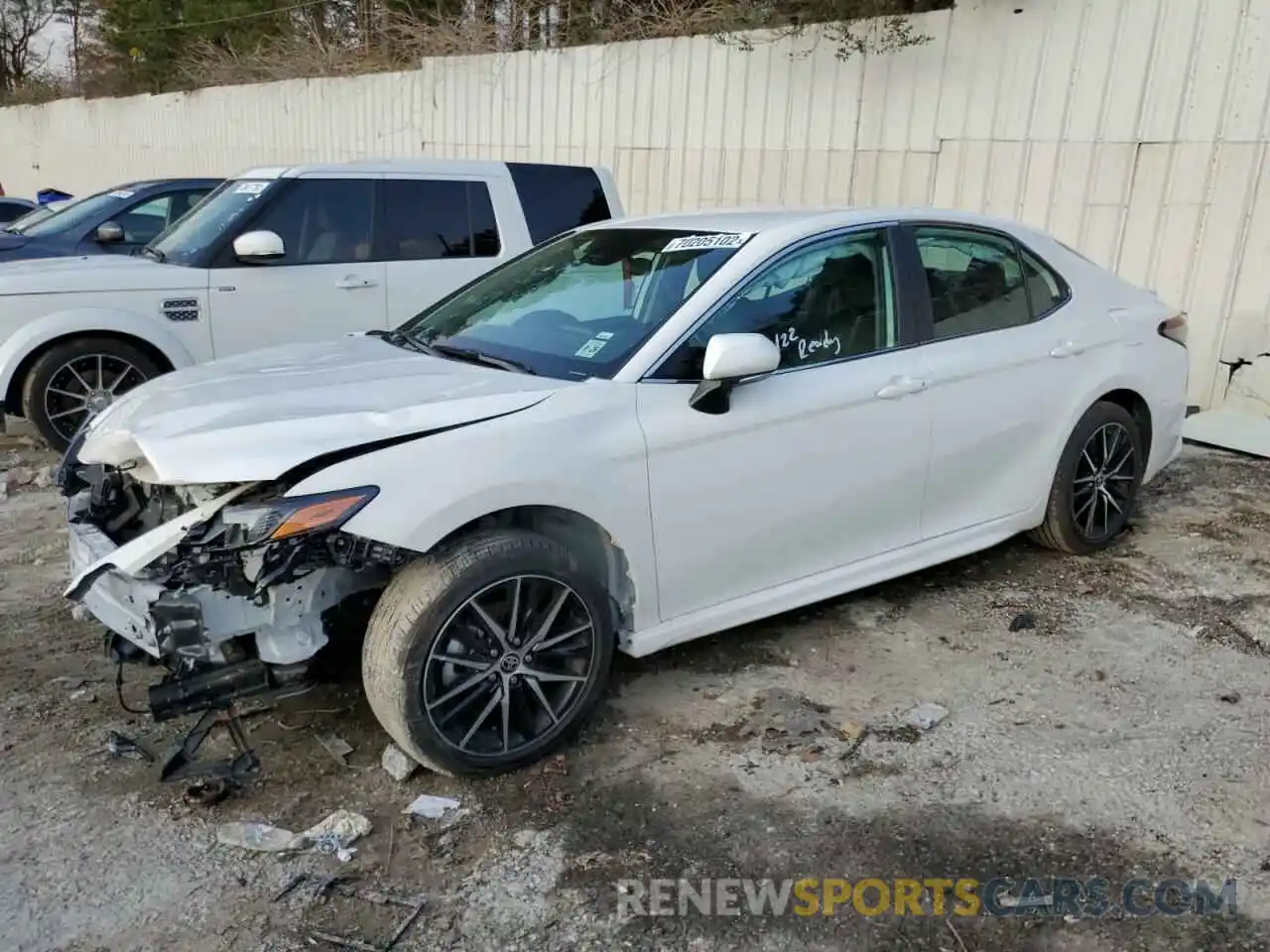 1 Photograph of a damaged car 4T1G11AK9NU626191 TOYOTA CAMRY 2022