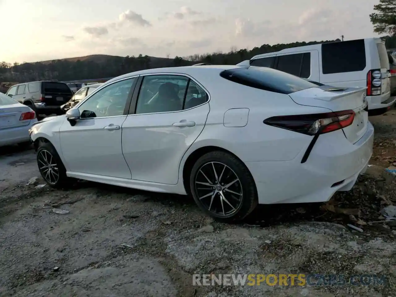 2 Photograph of a damaged car 4T1G11AK9NU626191 TOYOTA CAMRY 2022