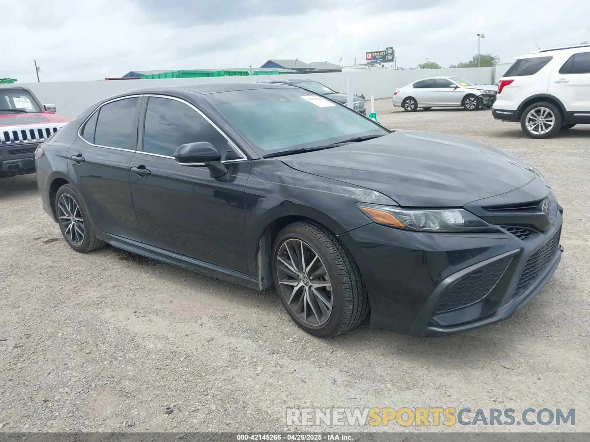 1 Photograph of a damaged car 4T1G11AK9NU641936 TOYOTA CAMRY 2022