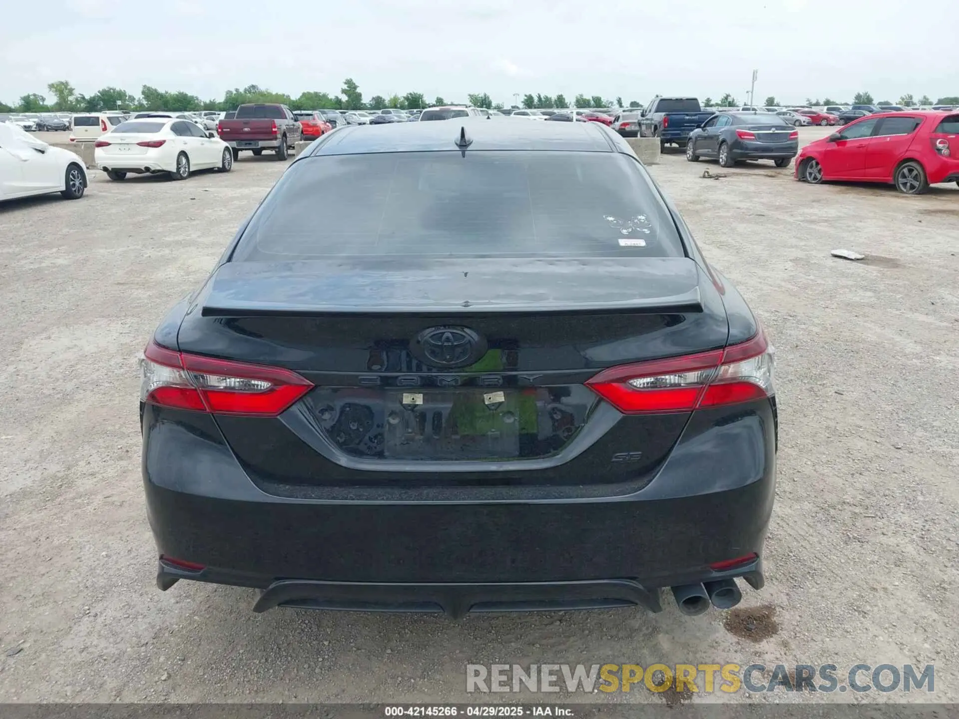 16 Photograph of a damaged car 4T1G11AK9NU641936 TOYOTA CAMRY 2022