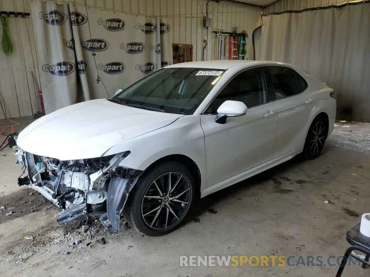 1 Photograph of a damaged car 4T1G11AK9NU656078 TOYOTA CAMRY 2022