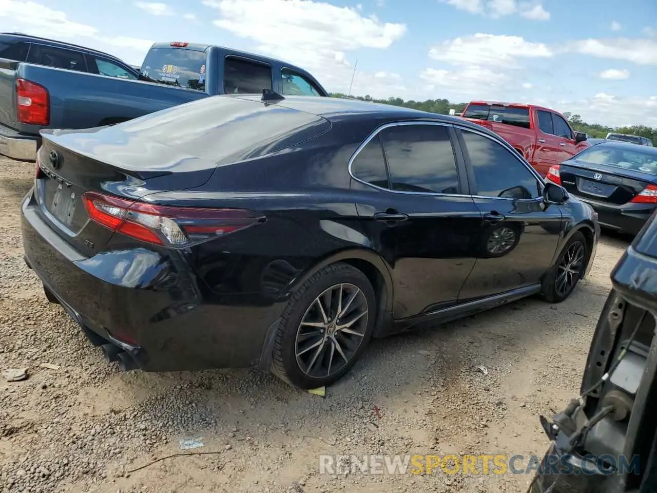 3 Photograph of a damaged car 4T1G11AK9NU667940 TOYOTA CAMRY 2022
