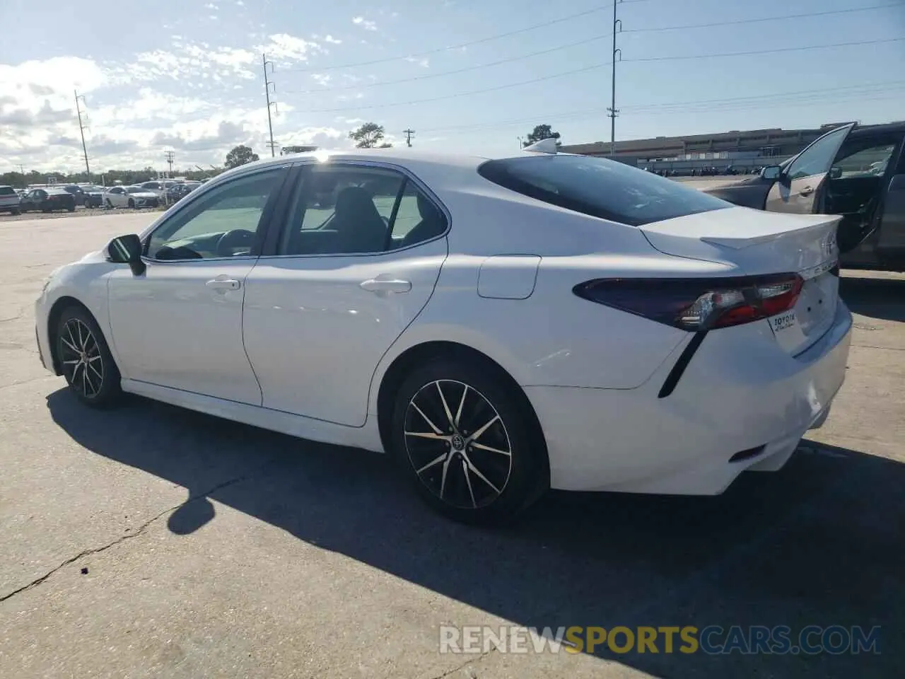 2 Photograph of a damaged car 4T1G11AK9NU669266 TOYOTA CAMRY 2022