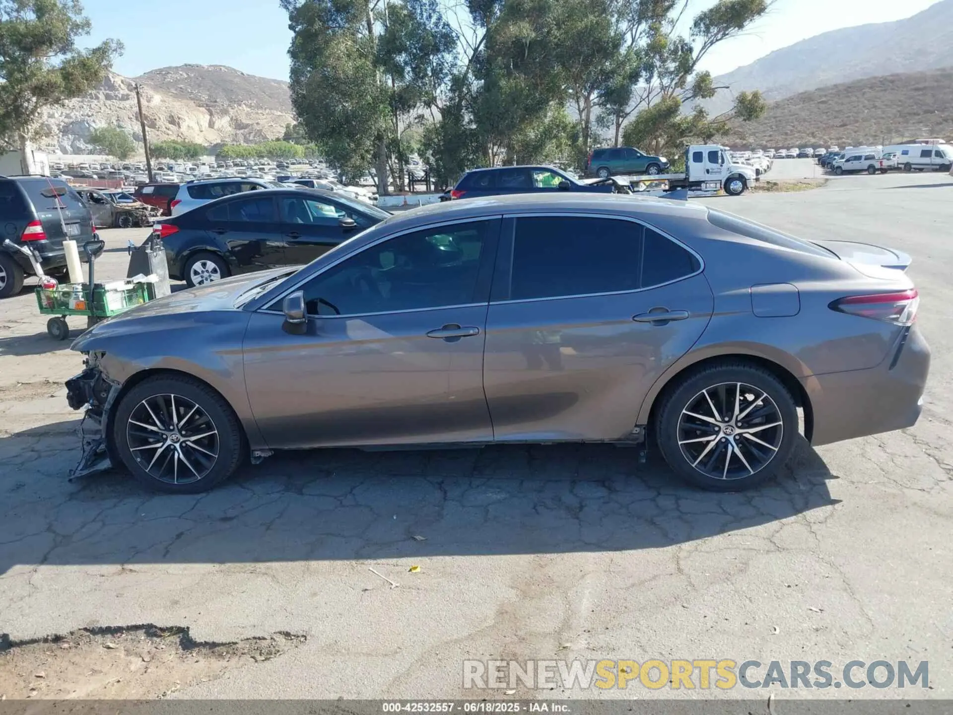 14 Photograph of a damaged car 4T1G11AK9NU678324 TOYOTA CAMRY 2022