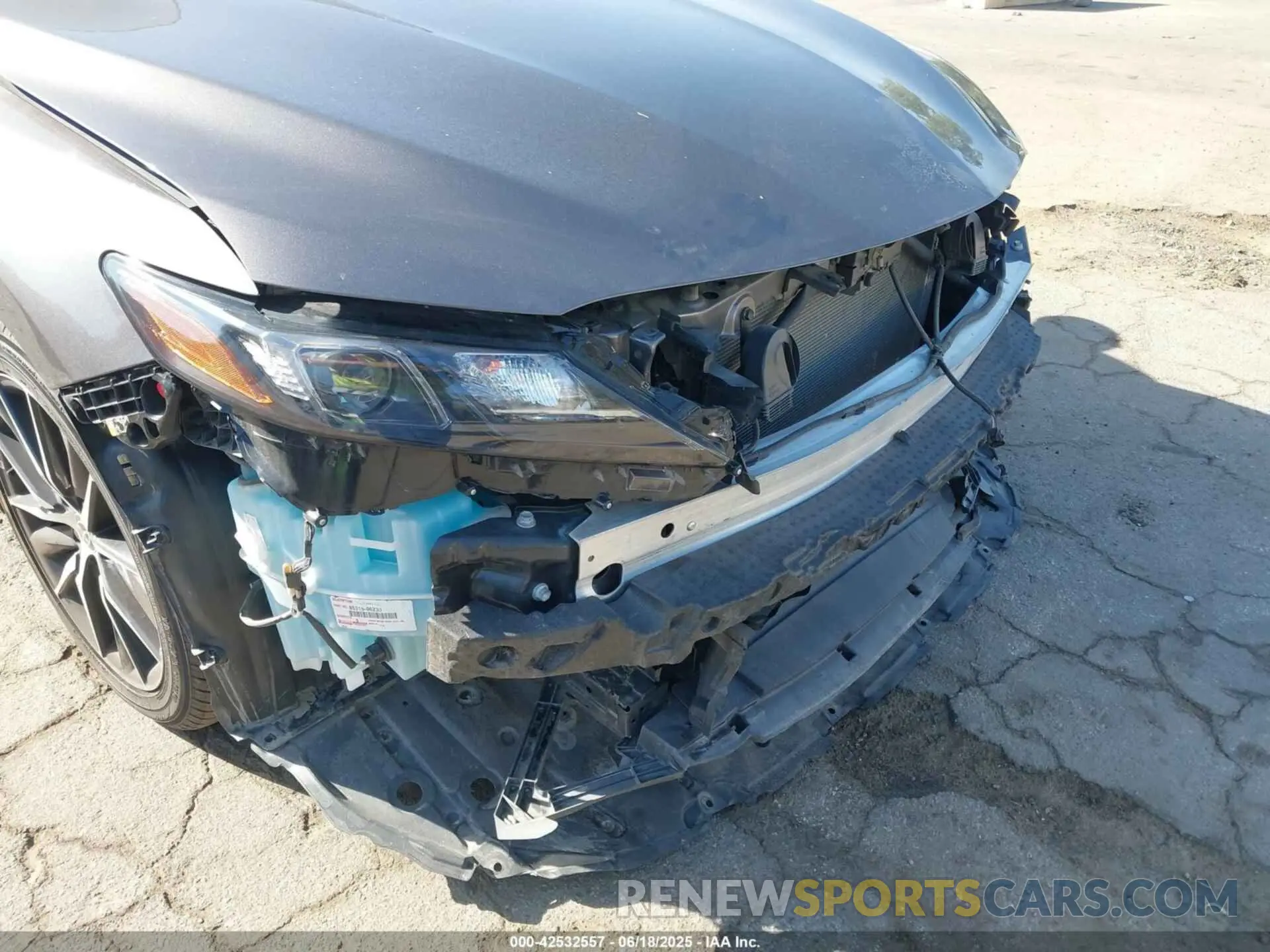 18 Photograph of a damaged car 4T1G11AK9NU678324 TOYOTA CAMRY 2022