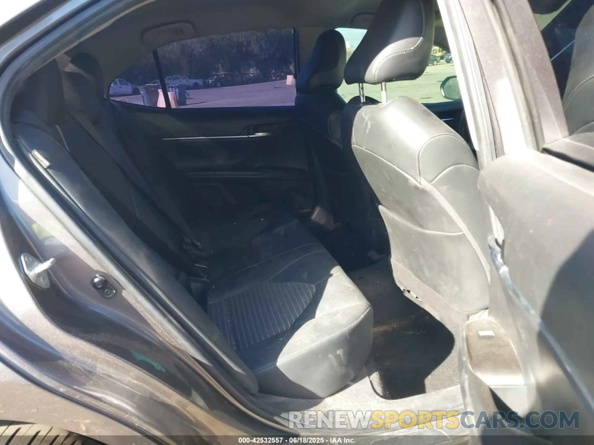 8 Photograph of a damaged car 4T1G11AK9NU678324 TOYOTA CAMRY 2022