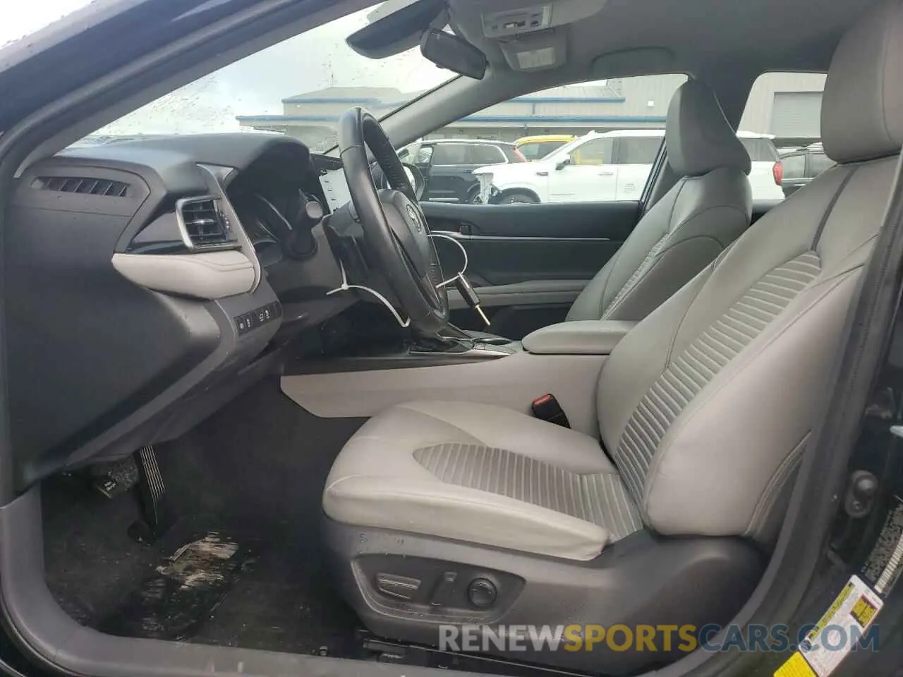 7 Photograph of a damaged car 4T1G11AK9NU682325 TOYOTA CAMRY 2022