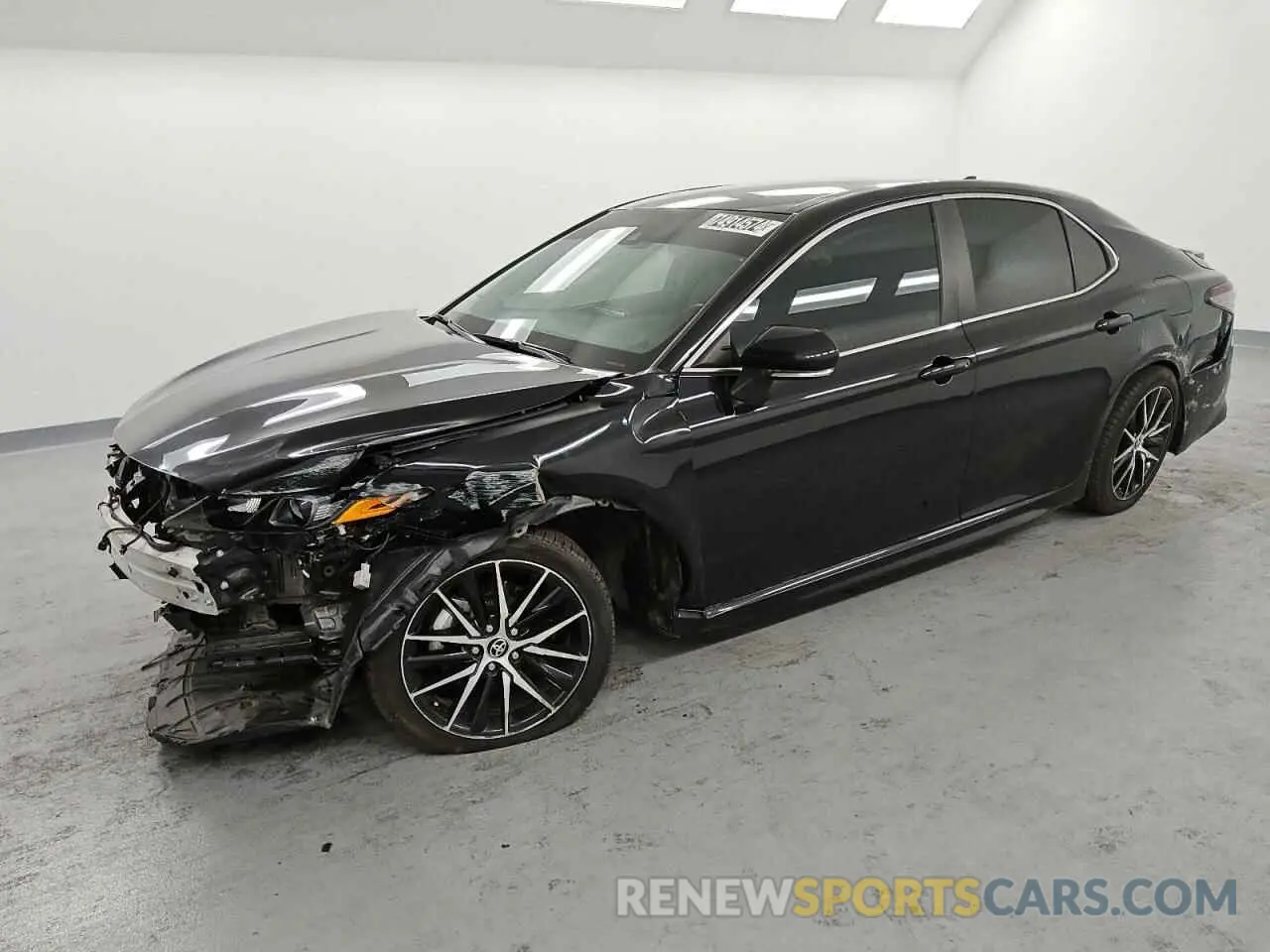 1 Photograph of a damaged car 4T1G11AK9NU690716 TOYOTA CAMRY 2022