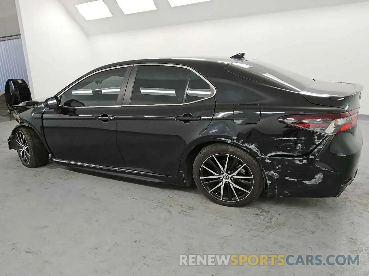 2 Photograph of a damaged car 4T1G11AK9NU690716 TOYOTA CAMRY 2022