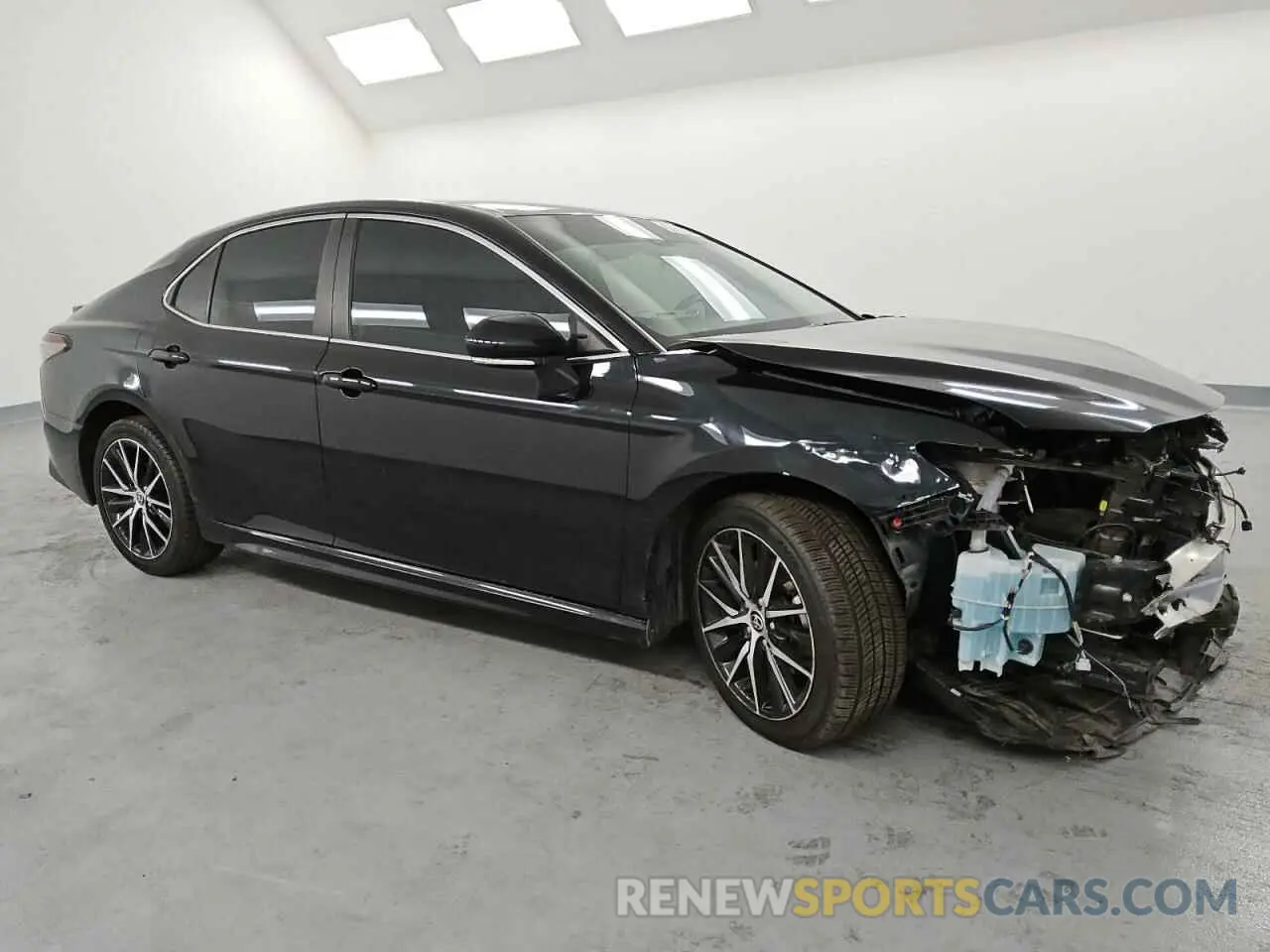 4 Photograph of a damaged car 4T1G11AK9NU690716 TOYOTA CAMRY 2022