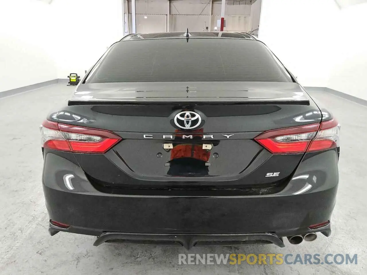 6 Photograph of a damaged car 4T1G11AK9NU690716 TOYOTA CAMRY 2022