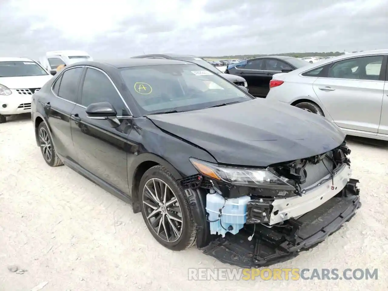 1 Photograph of a damaged car 4T1G11AK9NU692501 TOYOTA CAMRY 2022