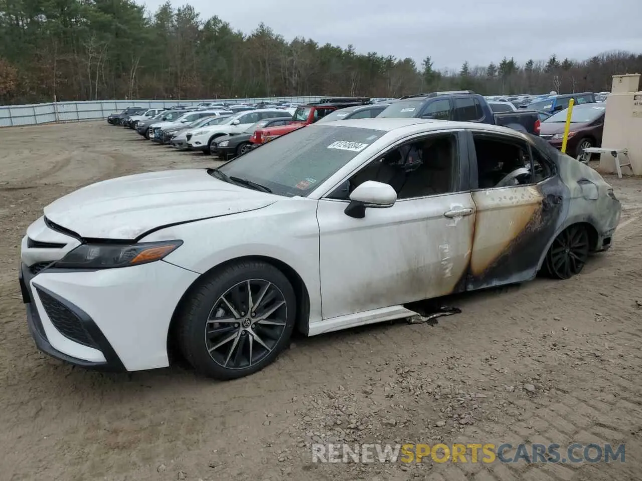 1 Photograph of a damaged car 4T1G11AK9NU700743 TOYOTA CAMRY 2022