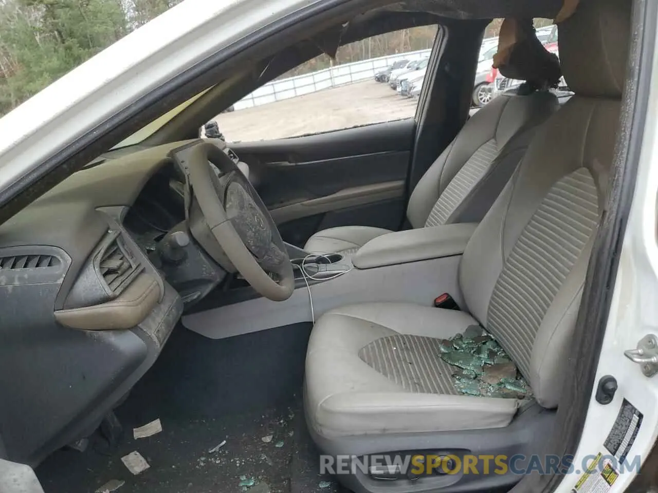 7 Photograph of a damaged car 4T1G11AK9NU700743 TOYOTA CAMRY 2022
