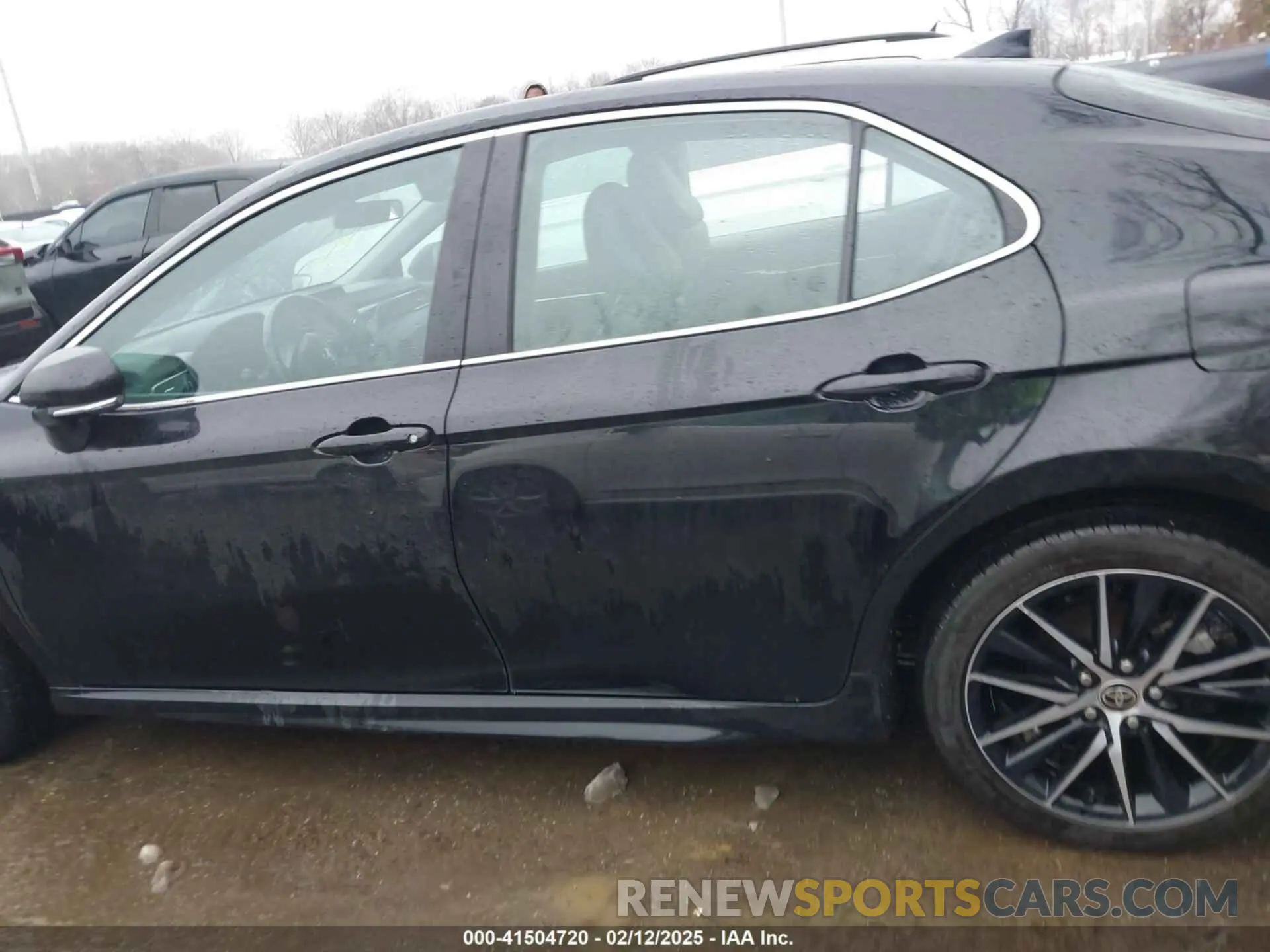 14 Photograph of a damaged car 4T1G11AK9NU714724 TOYOTA CAMRY 2022