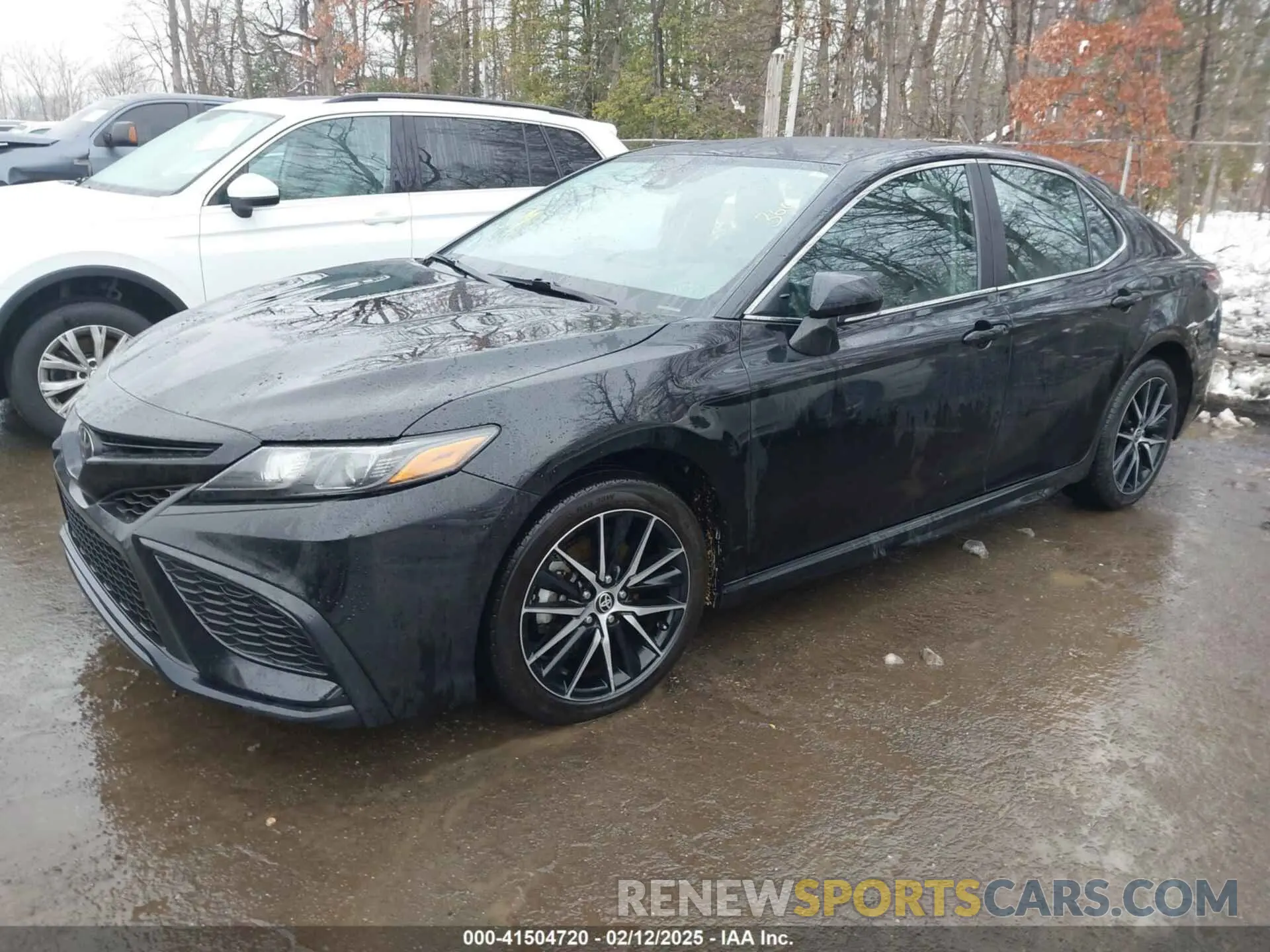2 Photograph of a damaged car 4T1G11AK9NU714724 TOYOTA CAMRY 2022