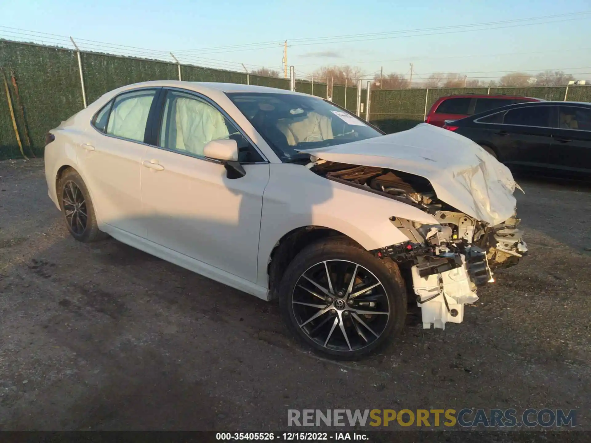 1 Photograph of a damaged car 4T1G11AKXNU005803 TOYOTA CAMRY 2022