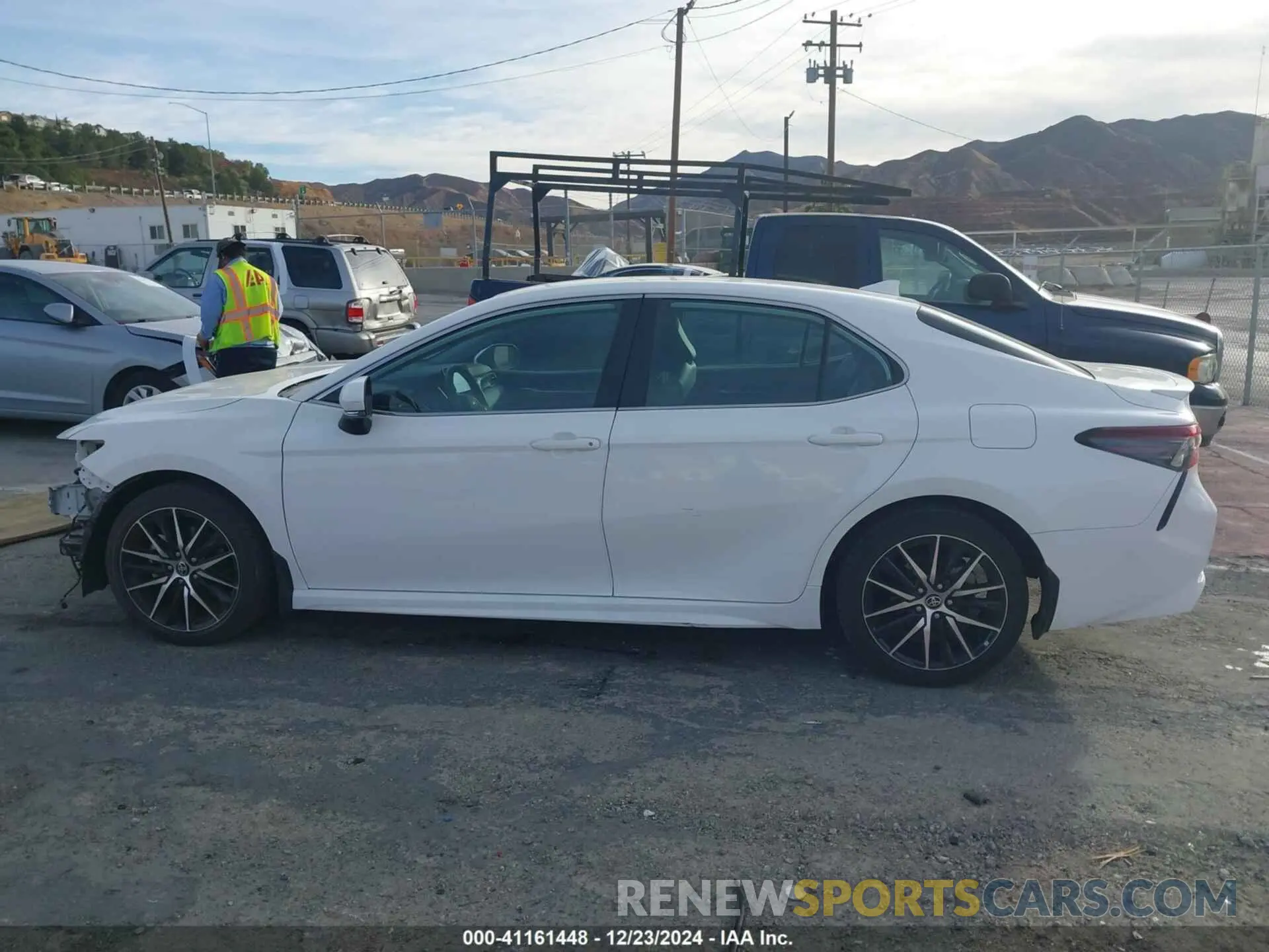15 Photograph of a damaged car 4T1G11AKXNU041779 TOYOTA CAMRY 2022