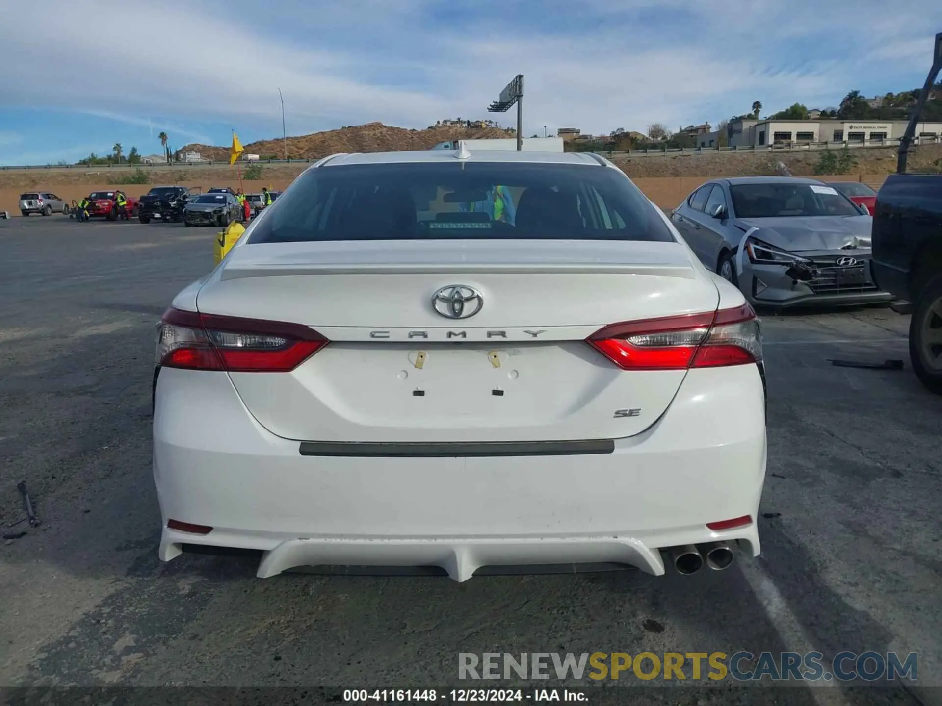 17 Photograph of a damaged car 4T1G11AKXNU041779 TOYOTA CAMRY 2022