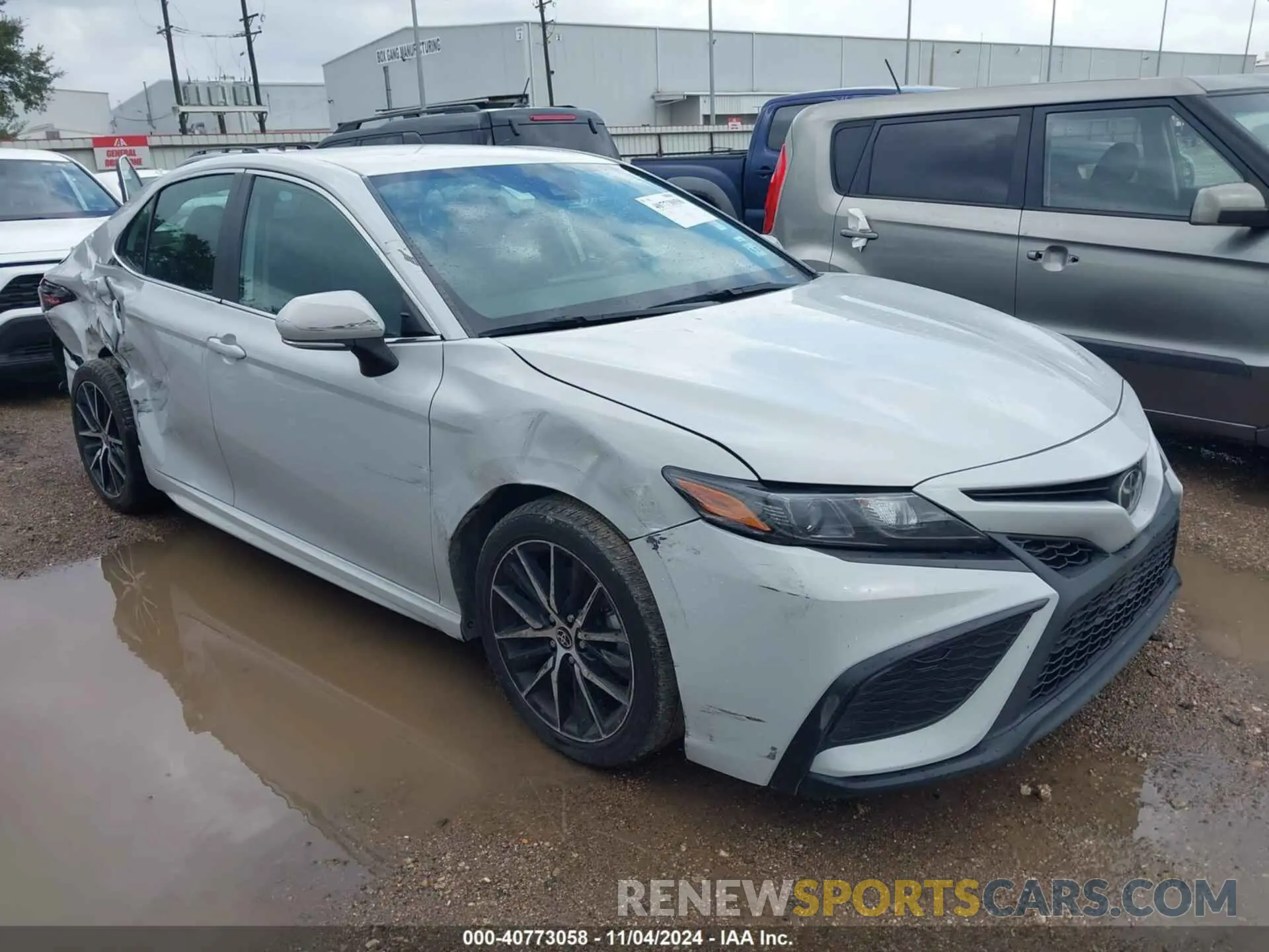 1 Photograph of a damaged car 4T1G11AKXNU052667 TOYOTA CAMRY 2022