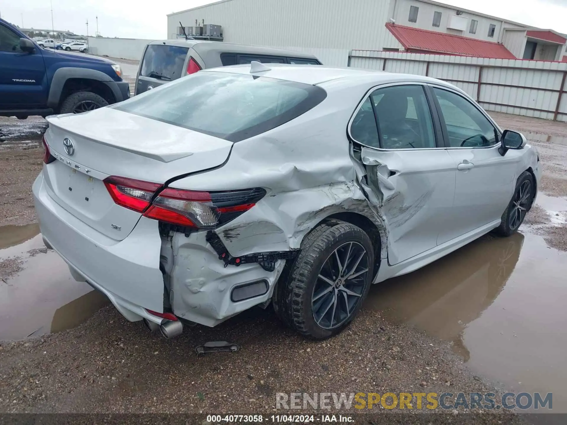 4 Photograph of a damaged car 4T1G11AKXNU052667 TOYOTA CAMRY 2022