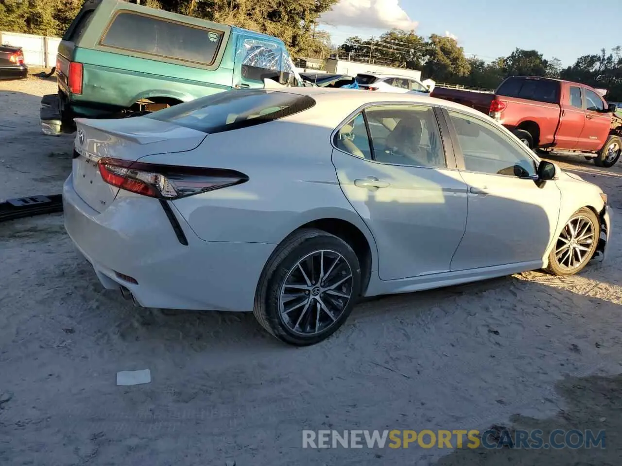 3 Photograph of a damaged car 4T1G11AKXNU065869 TOYOTA CAMRY 2022