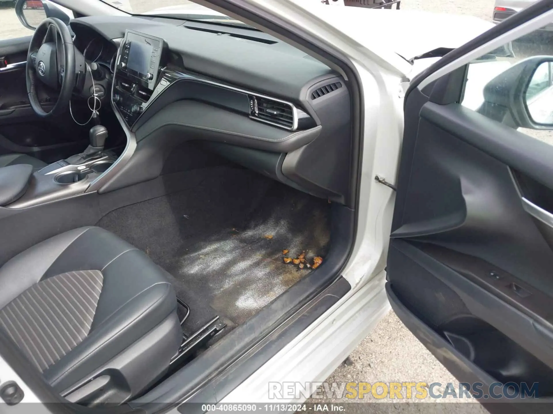 5 Photograph of a damaged car 4T1G11AKXNU069534 TOYOTA CAMRY 2022