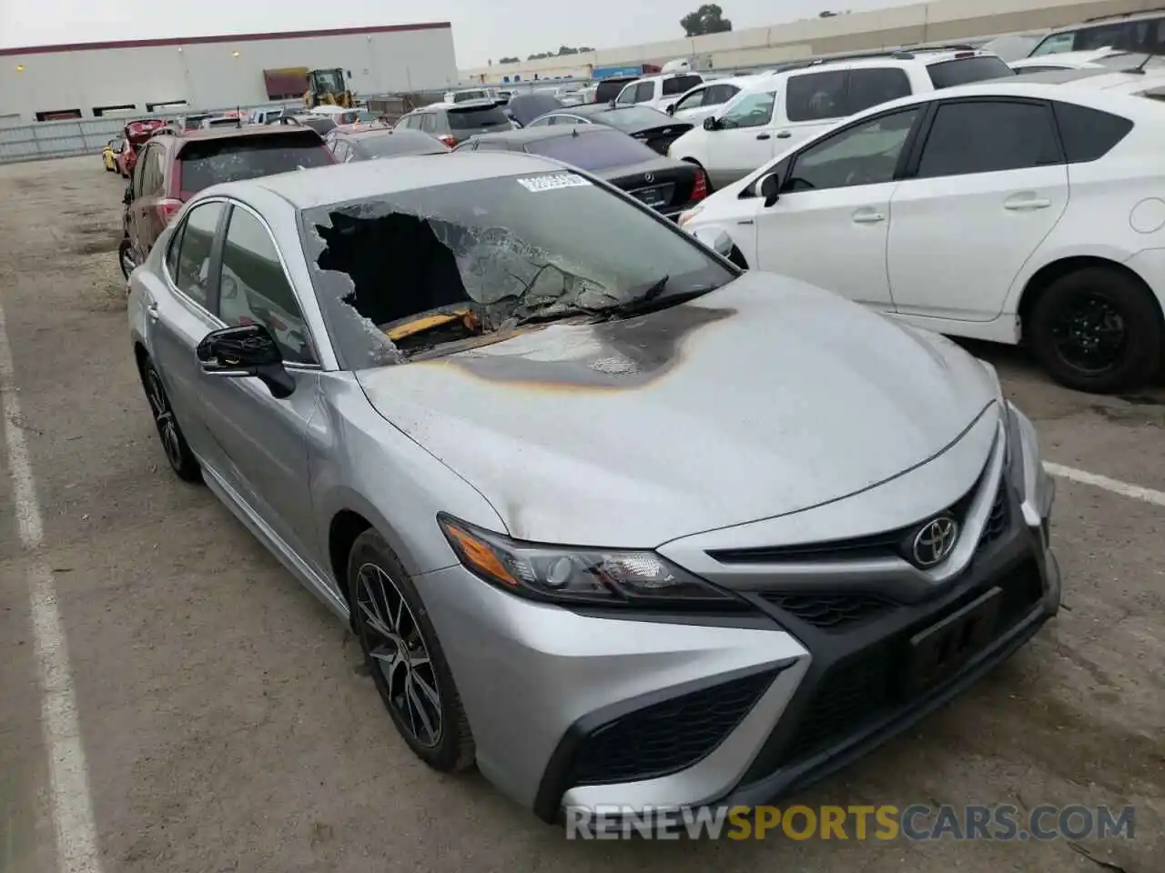 1 Photograph of a damaged car 4T1G11AKXNU626894 TOYOTA CAMRY 2022